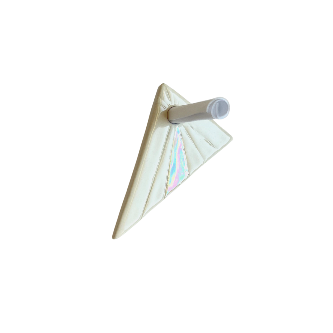Our Triangle Jay Holder is the perfect cannabis accessory that is made to keep your fingers fresh and away from the flame. This triangle joint holder is handmade in a woman-owned studio in the USA. This hand rolled holder in pearl is a great cannabis weed accessory to accompany your smoke sesh of you favorite bud.